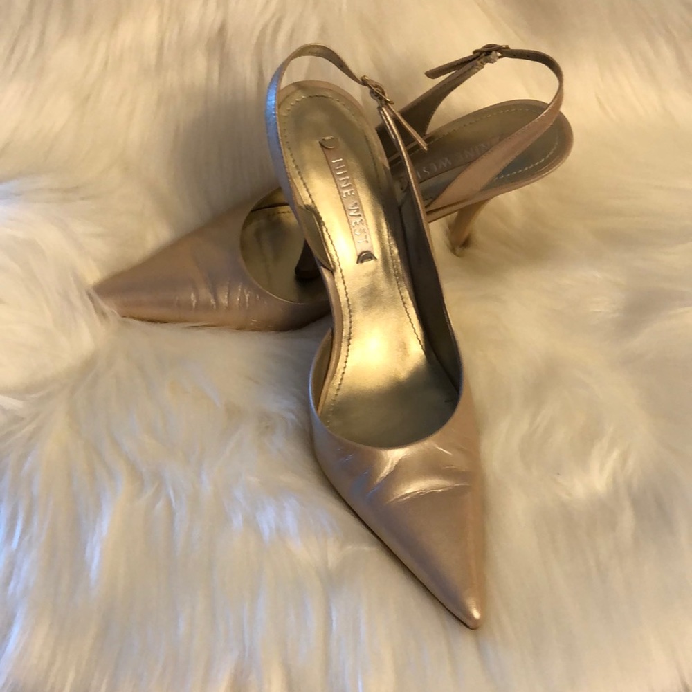 Nine W. slingback pump